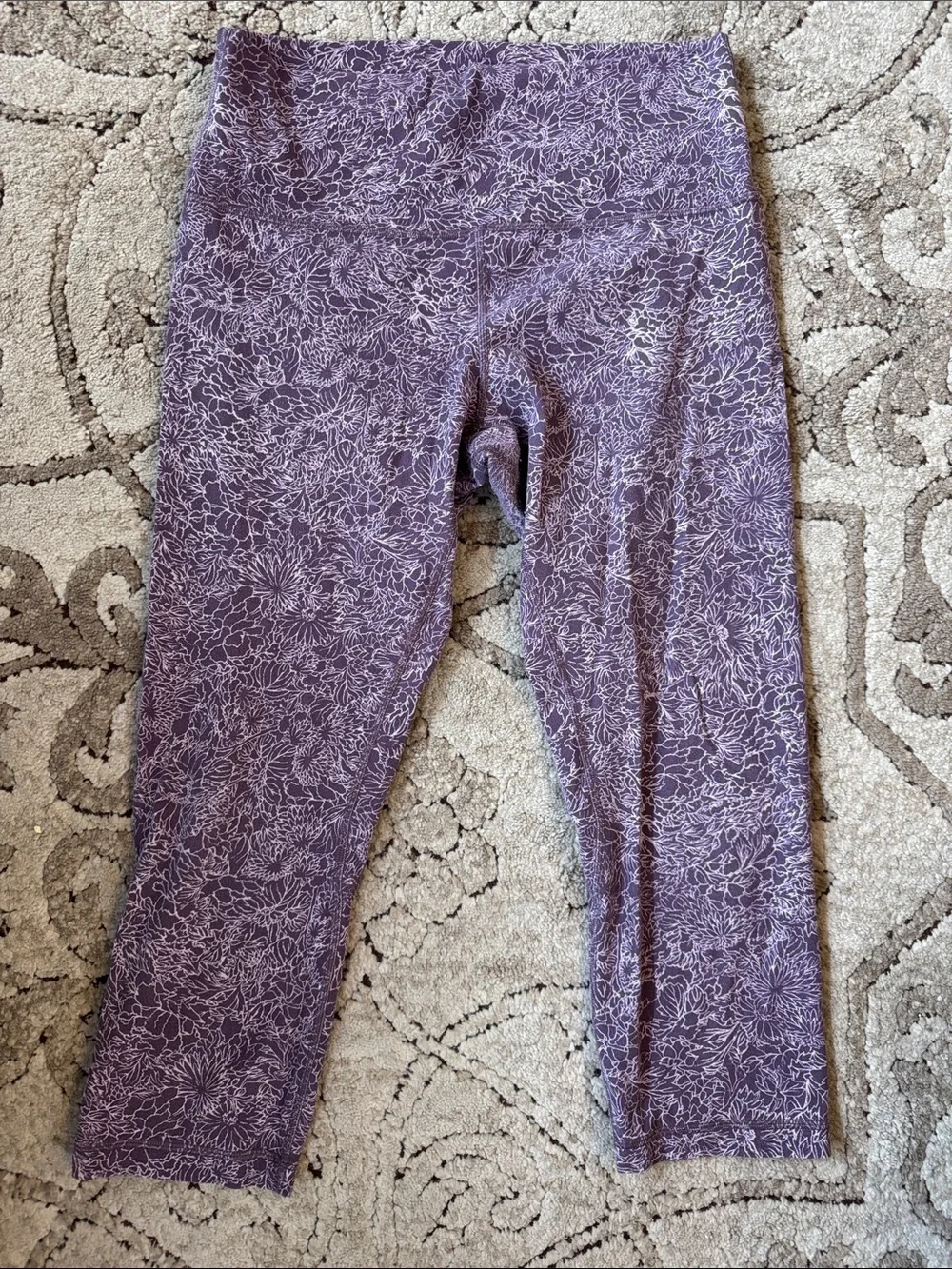 lululemon athletica Lavender Floral Capri Leggings